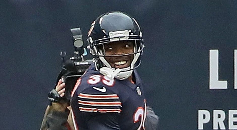 
                <strong>Gewinner: Eddie Jackson (Chicago Bears)</strong><br>
                Wenn die Offense keine Punkte macht, kümmert sich eben der Rookie-Safety darum. Eddie Jackson nahm einen Fumble und eine Interception auf und erlief danach jeweils einen Touchdown. Es waren die einzigen beiden Touchdowns beim 17:3 gegen die Carolina Panthers. Es war das erste Mal in der NFL-Geschichte, dass ein Verteidiger in einem Spiel zwei Touchdowns über 75 Yards oder mehr erlief.
              