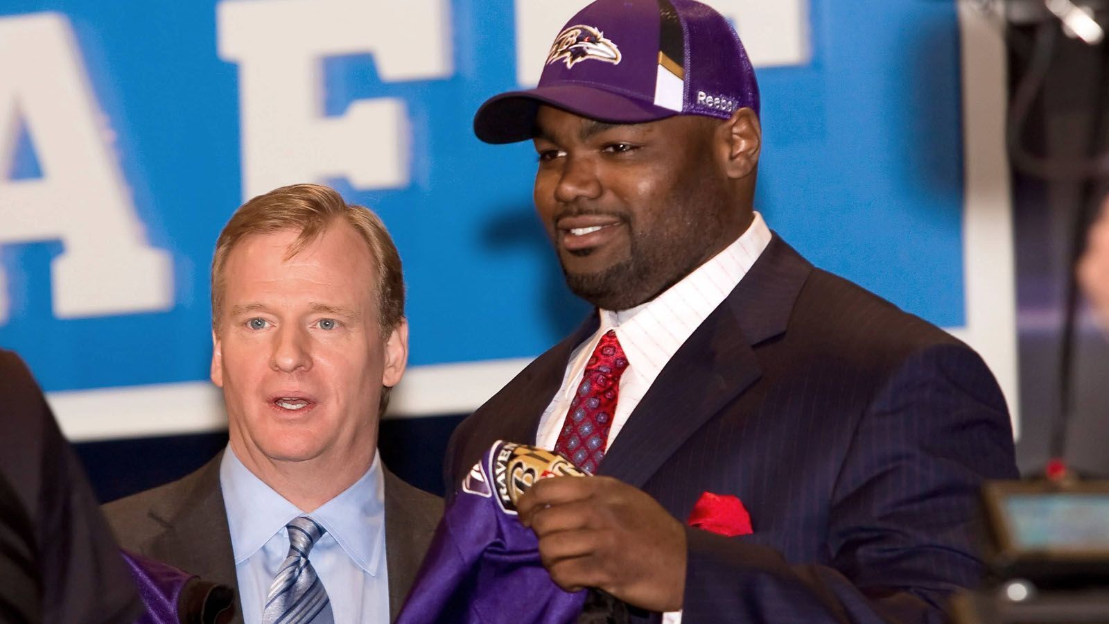 
                <strong>Michael Oher (Free Agent)</strong><br>
                College: Ole Miss RebelsPosition: Offensive TackleIn der NFL seit: 2009
              