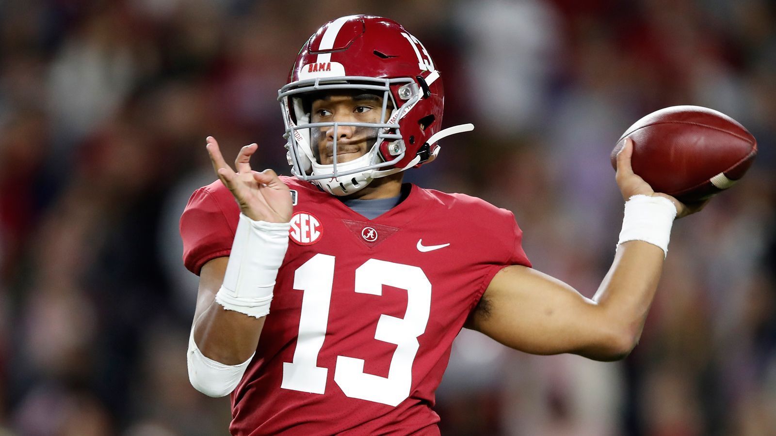 
                <strong>Tua Tagovailoa</strong><br>
                QuarterbackMiami Dolphins
              