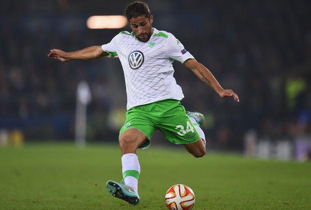
                <strong>Ricardo Rodriguez (VfL Wolfsburg)</strong><br>
                An dem Talent und Können von Ricardo Rodriguez gibt es kaum noch Zweifel. Der 22-Jährige gilt als einer der torgefährlichsten Verteidiger der Bundesliga und traf sechs Mal und legte beim VfL Wolfsburg noch fünf Tore auf.
              
