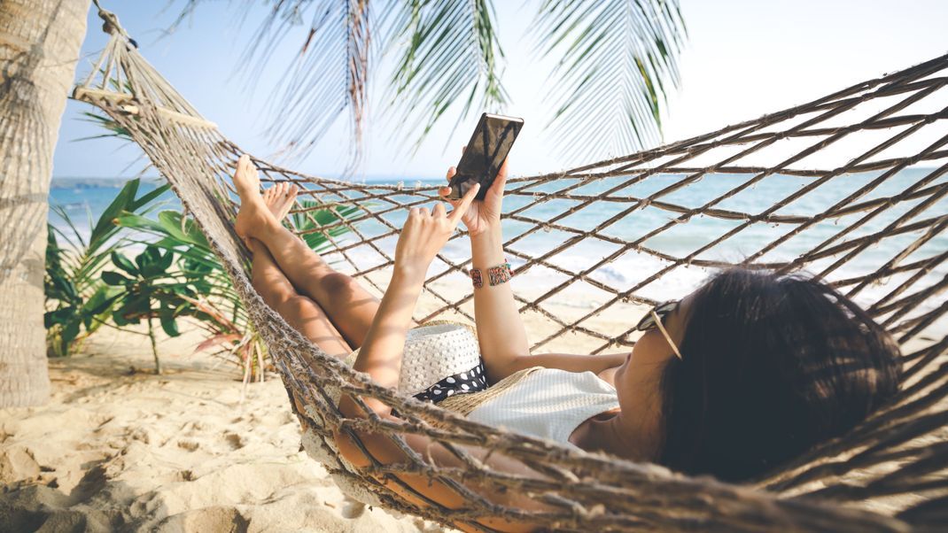 Tipps für die optimale Vorbereitung und Nutzung des Smartphones im Sommerurlaub