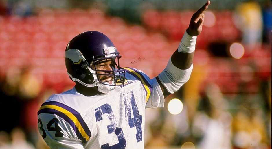 
                <strong>Minnesota Vikings 1990</strong><br>
                Die Vikings erhielten im Gegenzug Running Back Herschel Walker (Bild) und vier weitere Picks (zwei in der dritten Runde, jeweils einen in Runde fünf und zehn).
              