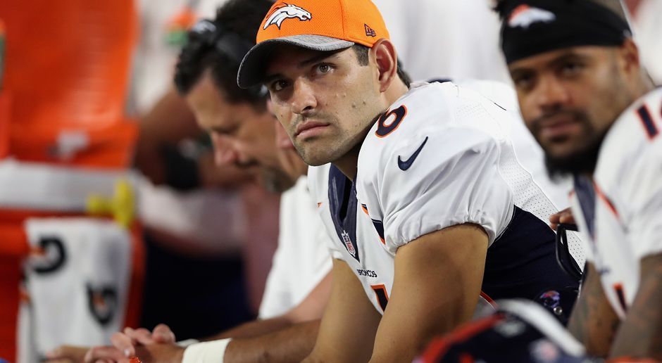 
                <strong>Verlierer: Mark Sanchez</strong><br>
                Eigentlich kam Mark Sanchez mit einem klaren Ziel nach Denver. Der Ex-Spielmacher der Philadelphia Eagles wollte die neue Nummer eins sein. Stattdessen ist er nun nicht einmal der Backup für Trevor Siemian. Da Rookie Lynch aufgebaut werden soll, spricht vieles für einen schnellen Abschied des einstigen Nummer-Fünf-Picks aus dem Jahr 2009.
              