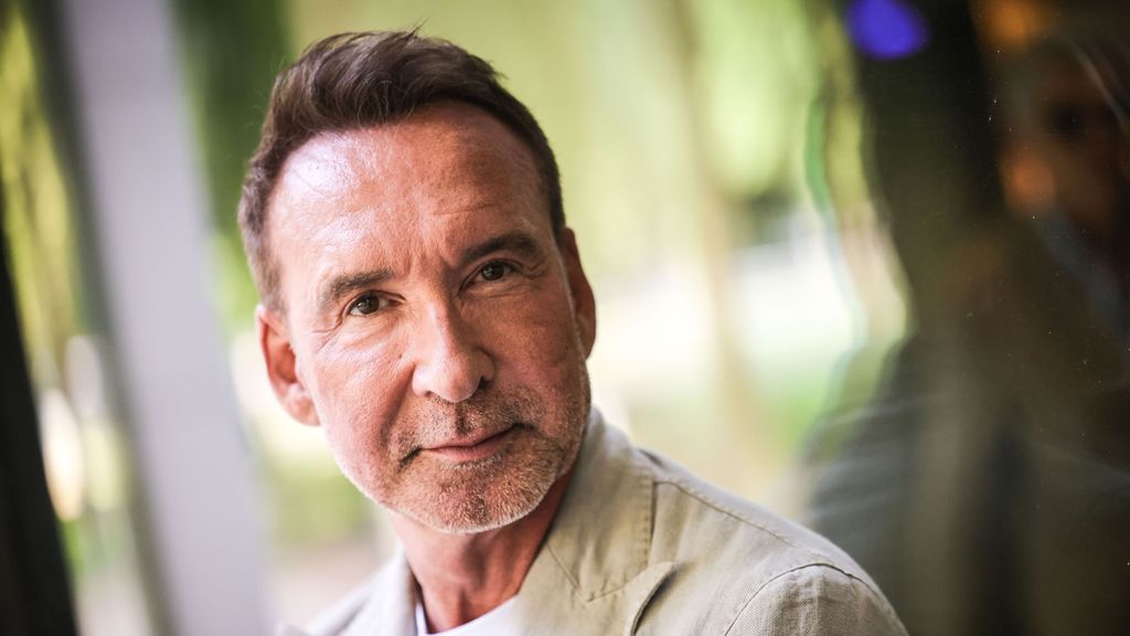 "Wir sind beklaut worden!": Wie TV-Moderator Jochen Bendel Paketdienst-Betrüger überführt