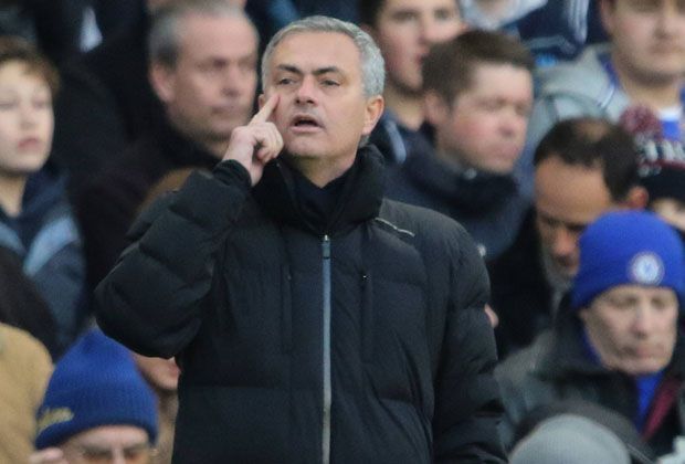 
                <strong>Unsichtbare Balljungen</strong><br>
                Der Grund für die Niederlage seines Teams Real Madrid im Classico gegen den FC Barcelona war für Jose Mourinho schnell ausgemacht: "Es gab in der zweiten Halbzeit keine Balljungen mehr, und das ist Fakt."
              
