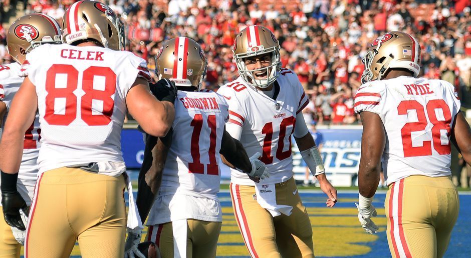 
                <strong>San Francisco 49ers</strong><br>
                NFL-Rekord: Kicker Robbie Gould erreichte mit 39 Field Goals einen NFL-Rekord in einer Saison - er ist erst der zweite 49ers-Kicker nach David Akers 2011, der diese Statistik für sich entscheiden konnte.Franchise-Rekorde: Quarterback Jimmy Garoppolo gewann seine ersten fünf Spiele als Starter bei den 49ers und erreichte 1542 Passing Yards - die meisten eines Quarterbacks in dessen ersten fünf Spielen für die Kalifornier.Und noch ein Team-Rekord für Jimmy G.: Der Quarterback kommt auf 293 Passing Yards in seinem ersten Spiel als Starter für San Francisco (15:14 bei den Chicago Bears in Woche 13) - Bestwert im Premierenspiel.
              