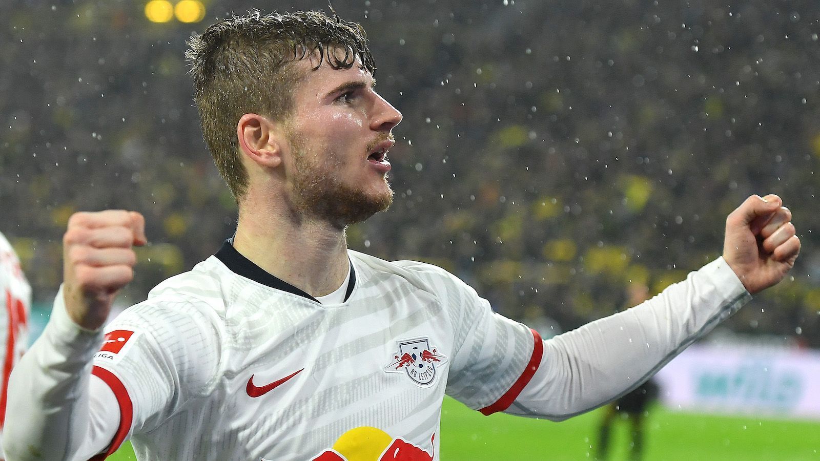 
                <strong>Timo Werner (RB Leipzig)</strong><br>
                Das Wechsel-Hickhack vor der Saison hat ihn offenbar motiviert. Deutschlands Stürmer Nummer eins spielt seine beste Saison. Die eine oder andere Großchance lässt er noch liegen (Bayern-Spiel im Februar!!!), doch 21 Hütten sind ein Topwert. Werner kann sich in Leipzig voll entfalten und erkennt, dass man auch mit den Bullen Titel holen kann. Sehr gut möglich, dass Werner noch lange in Sachsen Fußball spielt.  
              