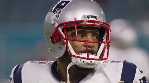 
                <strong>Patrick Chung (Safety/New England Patriots)</strong><br>
                Er bekommt 300.000 Dollar, wenn er bei 80 Prozent der Defensive Snaps mitwirkt. 88 Prozent sind es vor dem letzten Spiel. Das müssen die Patriots gewinnen, denn 13 Saisonsiege sind die zweite Voraussetzung für den Bonus. Und: Weitere 500.000 gibt es, wenn er 85 Prozent Einsatzzeit schafft.
              