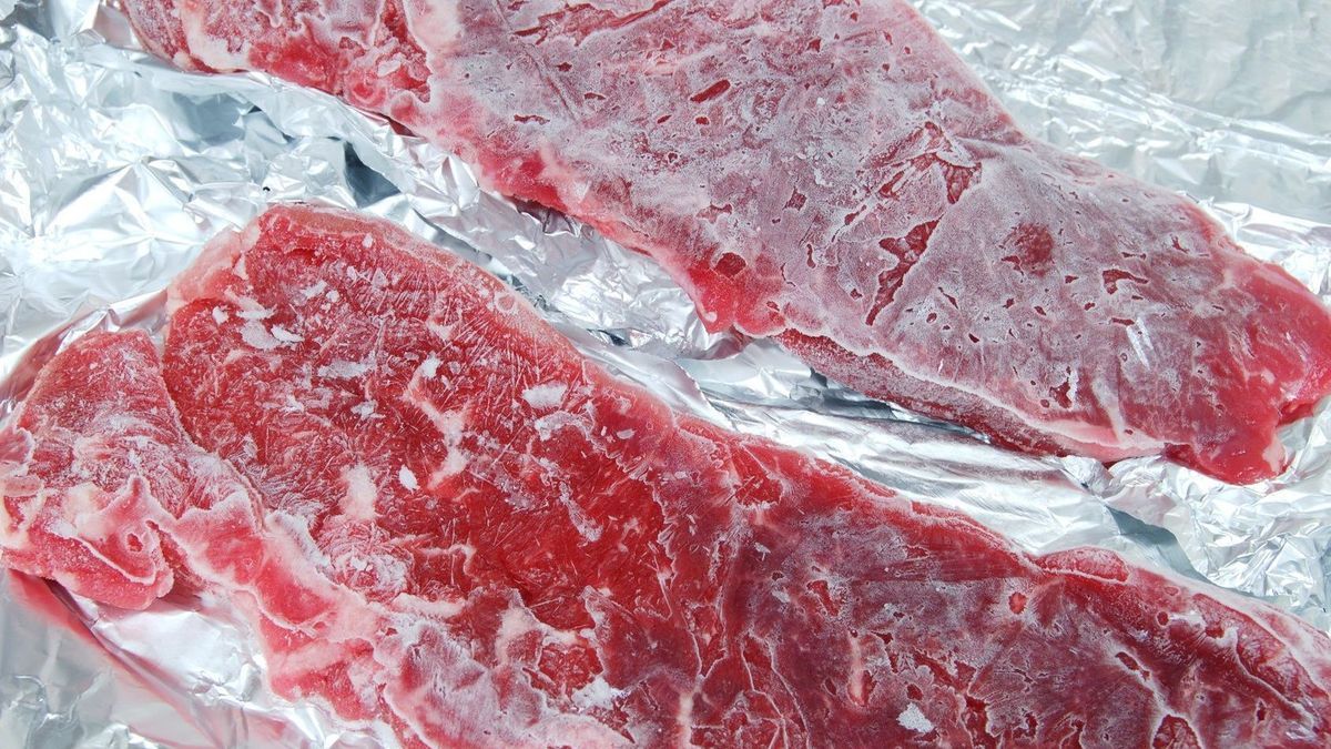 Gefrorenes Fleisch zum Grillen