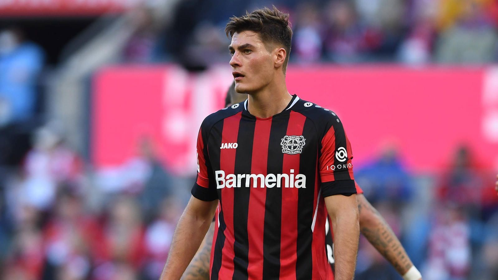 
                <strong>Platz 4 (geteilt): Patrik Schick (Bayer Leverkusen)</strong><br>
                &#x2022; Tore: 8 -<br>&#x2022; Tore des Vereins: 24 -<br>&#x2022; <strong>Tor-Quote: 33,3 Prozent</strong><br>
              