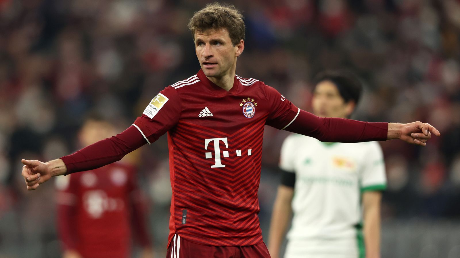 
                <strong>Thomas Müller</strong><br>
                Wie gewohnt überall zu finden. Wirbelt gemeinsam mit Coman, Sane und Lewandowski. Stört den Aufbau von Union früh. Gefährliche Flanken wie in der 42. Minute, als Luthe in Bedrängnis kommt, kommen aber zu selten. Auch fehlt in der ersten Halbzeit die wirkliche Torgefahr. Das ändert sich kurz nach Wiederanpfiff. Beim 4:0 steckt Müller auf der rechten Seite vor die Grundlinie auf Musiala durch, der wiederum Lewandowski 4:0 vorbereitet. Wird in der 75. Minute für Choupo-Moting ausgewechselt. ran-Note: 3
              