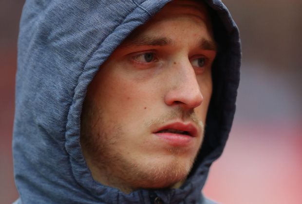 
                <strong>Marko Arnautovic (2013)</strong><br>
                Nach einer nächtlichen Spritztour auf der Autobahn mit anschließendem aggressiven Verhalten gegenüber Polizeibeamten wird der Österreicher von Werder Bremen mit Kollege Eljero Elia suspendiert.
              