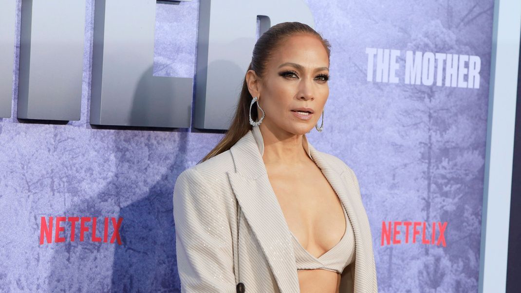 Jennifer Lopez hatte wohl keinen guten Tag: Sie beschimpfte auf offener Straße einige Fotografen