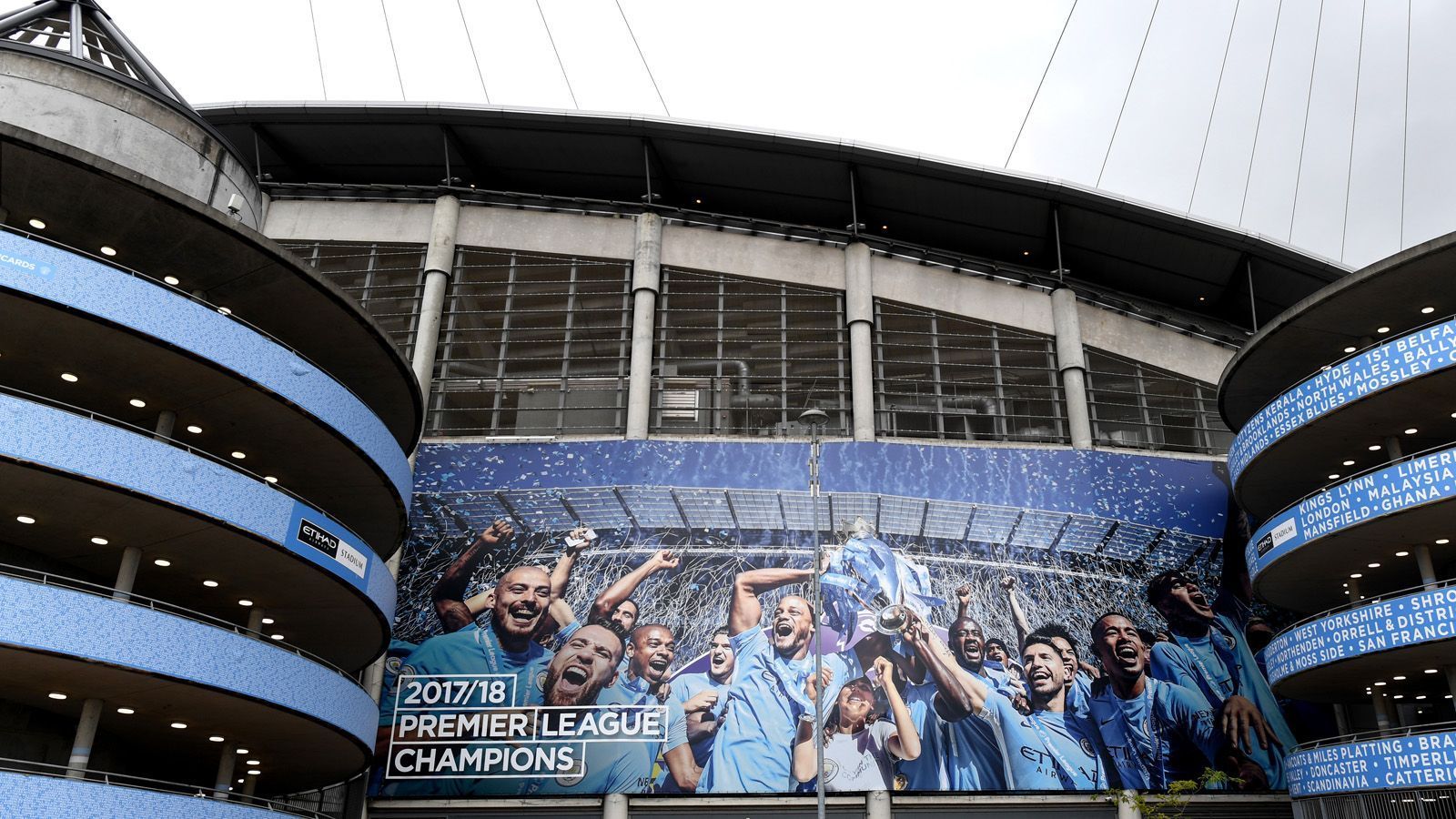 
                <strong>Manchester City</strong><br>
                Umsatz: 565 Mio. EuroLohnkosten: 293,8 Mio. EuroGewinn vor Steuern: 11,3 Mio. Euro
              