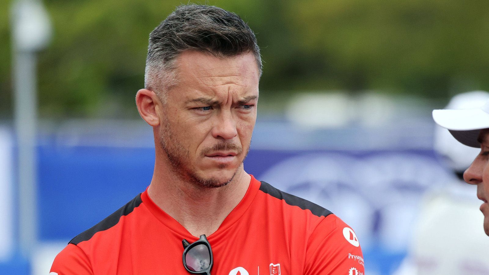 
                <strong>André Lotterer (Andretti)</strong><br>
                Lotterer erlebte mal wieder ein wildes Rennwochenende. Der 41-Jährige wurde im Qualifying in seiner Gruppe nur Neunter und startete lediglich von Platz 15. "Im Qualifying habe ich einen Fehler gemacht und bin zu tief in die Kurven acht und neun hineingefahren. Dadurch habe ich vier Zehntel verloren, konnte meine Rundenzeit nicht verbessern und musste das Rennen von hinten beginnen", sagte Lotterer. Ärgerlich war die 5-Sekunden-Strafe im Rennen wegen eines Regelverstoßes in der Safety-Car-Phase, weshalb er als Neunter "nur" zwei WM-Zähler holte.
              