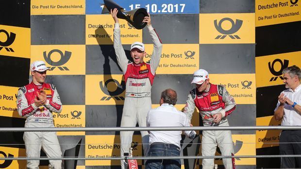 
                <strong>Titel, Abt-Ehe, Pappnasen: Die DTM-Karriere von Mattias Ekström</strong><br>
                In seinem letzten DTM-Jahr 2017 blieb ihm das große Happy End verwehrt. Er ging als Führender in das Final-Wochenende, musste am Ende aber seinem Audi-Teamkollegen Rene Rast den Vortritt lassen. Nach reiflicher Überlegung im Winter dann die Entscheidung Ende Januar 2018: Schluss mit der DTM, volle Konzentration auf die Rallycross-WM.
              