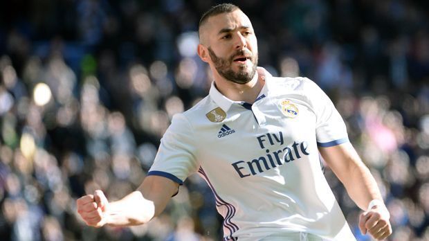 
                <strong>Karim Benzema</strong><br>
                Karim Benzema: Kaum zu glauben, aber wahr! Der außerhalb des Platzes so skandalträchtige Real-Star hat sich auf dem Feld offenbar sehr gut im Griff. Denn auch er flog noch nicht ein einziges Mal in seiner Laufbahn runter.
              