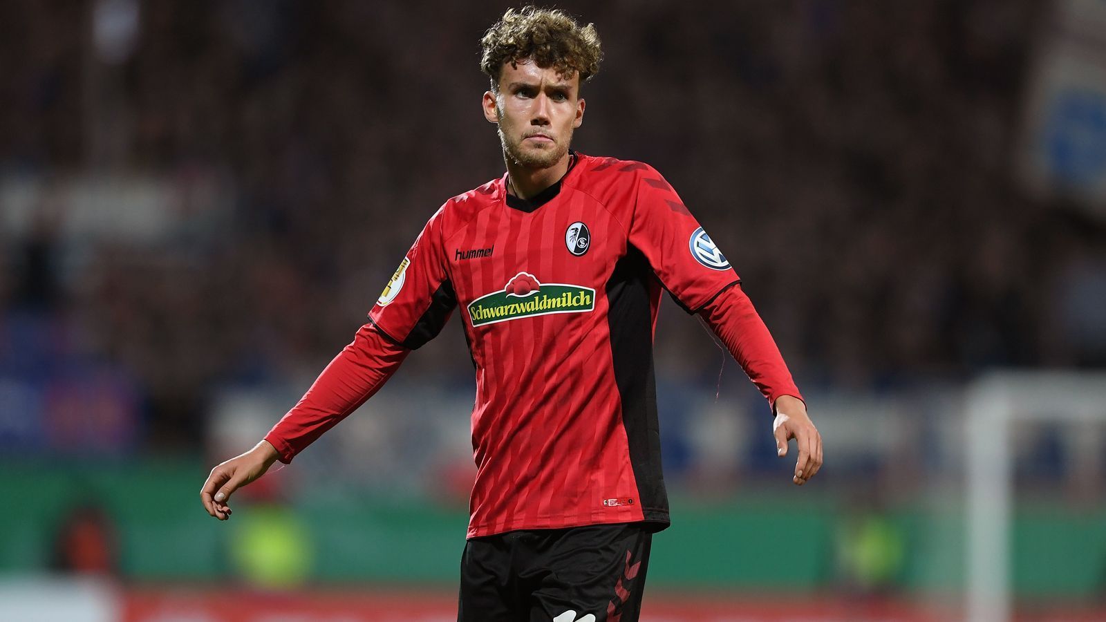 
                <strong>SC Freiburg</strong><br>
                Luca Waldschmidt (22 Jahre, Angriff)Transferwert: 9 Millionen EuroVertrag bis: 2022
              