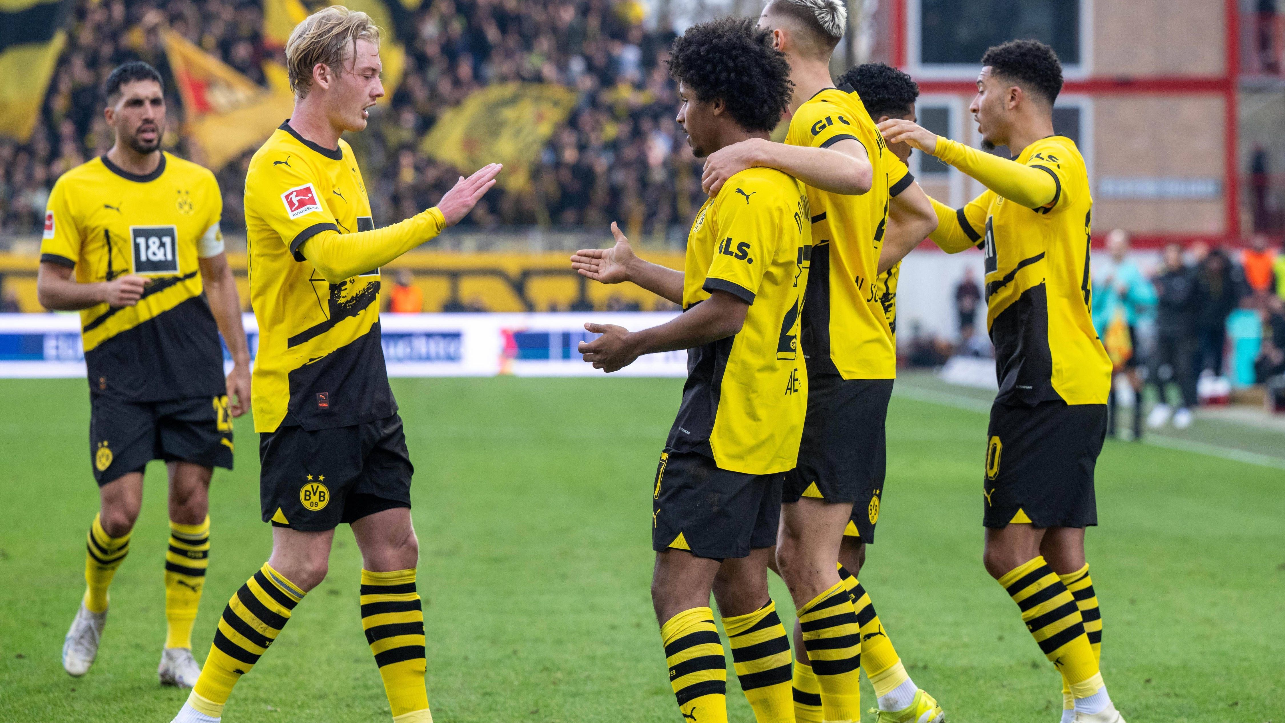 <strong>BVB bei Union Berlin: Die Noten für Borussia Dortmund</strong><br>Borussia Dortmund schlägt in der Bundesliga Union Berlin mit 2:0, zeigt weitestgehend aber eine überschaubare Leistung. Die Noten und Einzelkritiken der Profis des BVB.