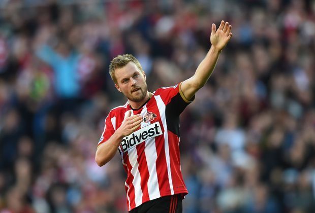 
                <strong>Platz 6: Sebastian Larsson (AFC Sunderland)</strong><br>
                Mit 15,4 Prozent liegt Sebastian Larsson vom AFC Sunderland auf Platz sechs. Der 29-jährige Schwede traf bei 13 Freistößen zwei Mal ins Schwarze. 
              