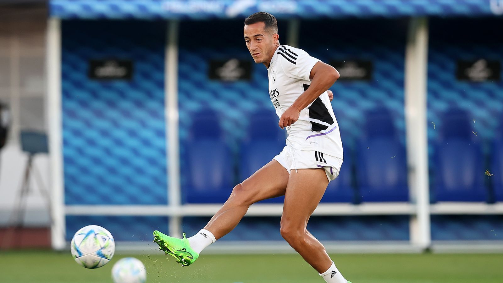 
                <strong>Lucas Vazquez</strong><br>
                Der Flügelspieler der "Königlichen" zog sich beim Trainieren im Kraftraum einen Bruch im Zeh zu. Dem Akteur von Real Madrid war eine Hantel auf den Fuß gefallen.  
              