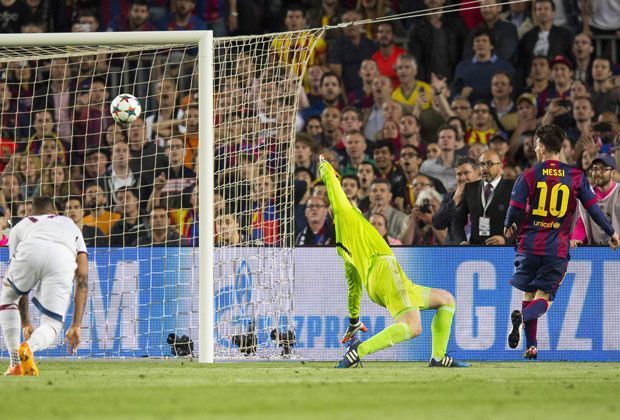 
                <strong>Messi-Statistiken: Torbeteiligung</strong><br>
                Keiner auf dem Platz war so gefährlich wie Messi. Barcas Nummer zehn war an allen Toren der Katalanen maßgeblich beteiligt. Zwei Treffer erzielte er selbst, den dritten bereitete er vor – und das, obwohl er noch während dem Pass-Spiel von Bastian Schweinsteiger gefoult wurde. 
              