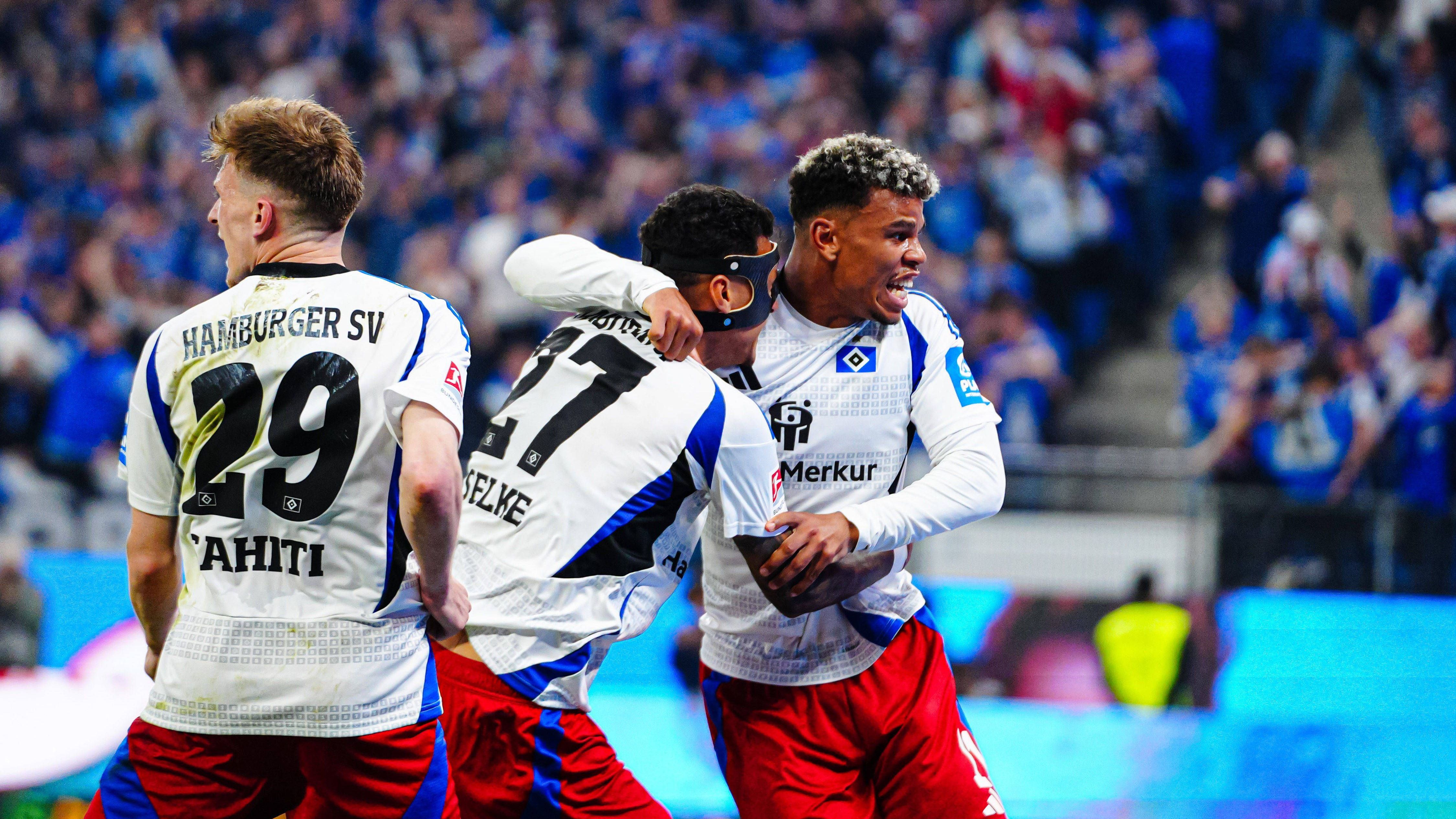 <strong>Hamburger SV: Johannes Schenk (Torwart)</strong><br>Für die Hamburger geht es wieder in die erste Liga. Daniel Heuer Fernandes ist ein ordentlicher Keeper, der HSV könnte aber mit Blick auf die Zukunft Johannes Schenk von Preußen Münster loseisen, der vor einem Jahr für 100.000 Euro vom FC Bayern verpflichtet wurde. Der U21-Nationalspieler machte als Rückhalt des Zweitligisten auf sich aufmerksam. Er könnte langfristig aufgebaut werden oder gar sofort starten.