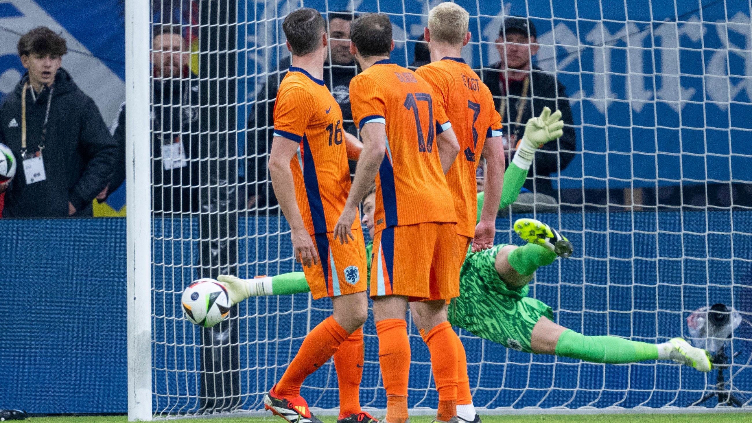 <strong>Marca (Spanien)</strong><br>Deutschland gewinnt dank der Unterstützung von Toni Kroos mit 2:1, der das "Phantomtor" von Niclas Füllkrug per Ecke auflegte.
