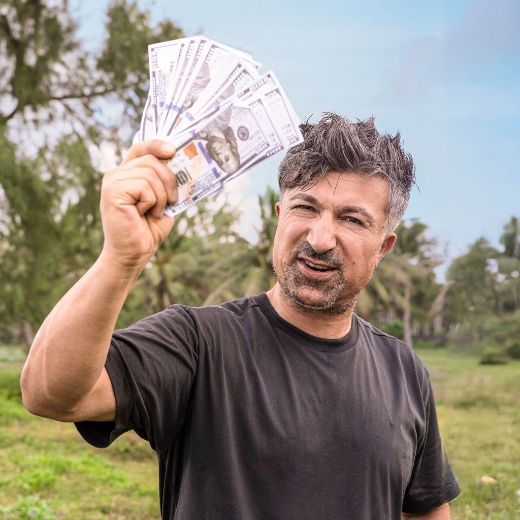 "Promis unter Palmen" - Lotto-Chico verrät: Das ist vom großen Millionen-Gewinn noch da
