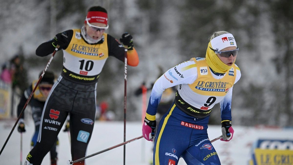 Coletta Rydzek (l.) sprintet auf Platz sechs