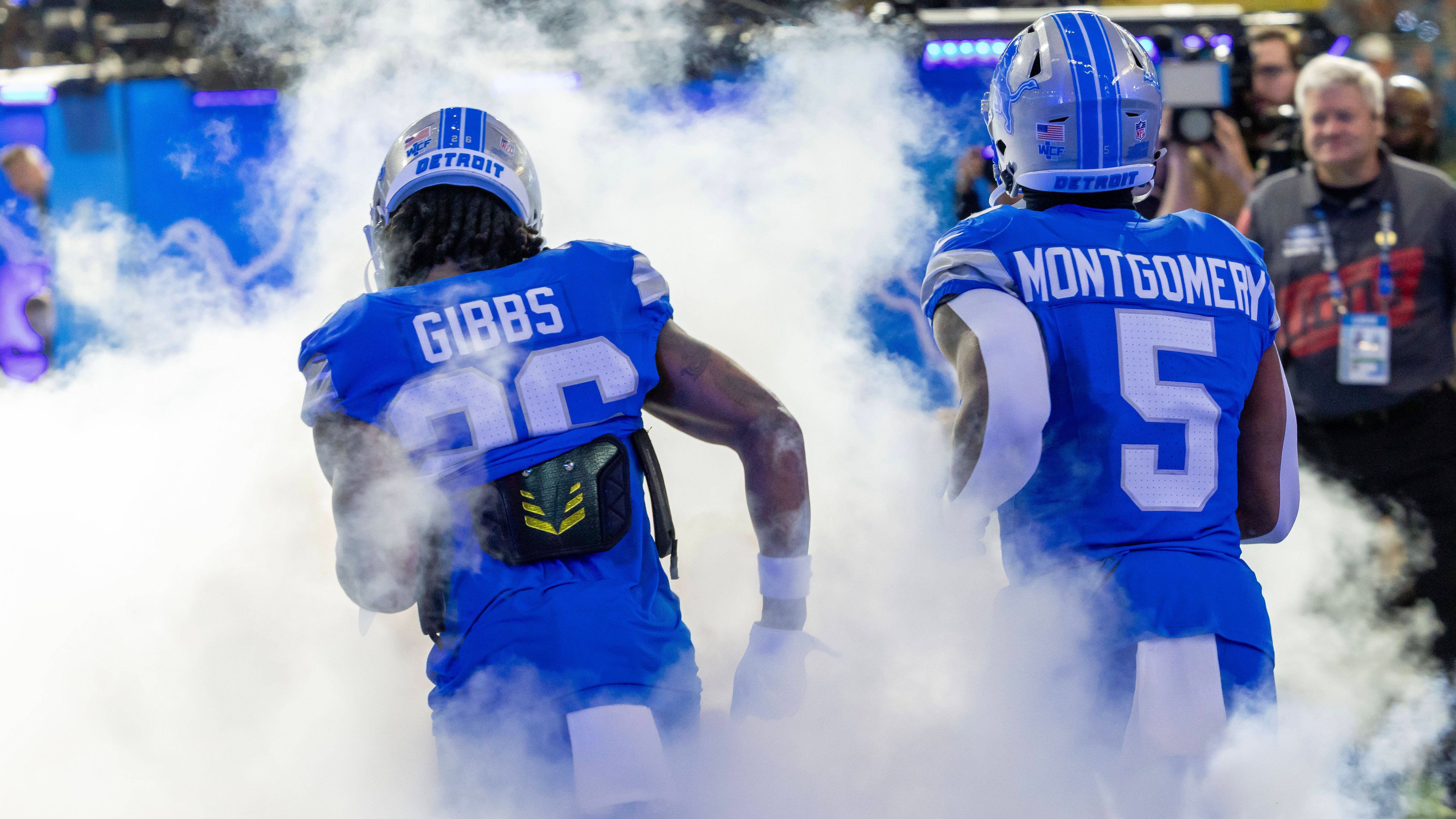 <strong>Das sind die besten Running Backs in "Madden NFL 26"</strong><br>.Haben zwei Spieler die gleiche Overall-Bewertung, entscheiden die Unterkategorien wie Speed (SPD), Strength (STR), Agility (AGI) oder Change of Direction (COD) über die Platzierung. Wie die Tiebreaker in diesem Jahr im Detail arbeiten, ist allerdings noch nicht öffentlich bekannt. <em><strong>ran</strong></em> zeigt euch die 20 stärksten Running Backs im Spiel.