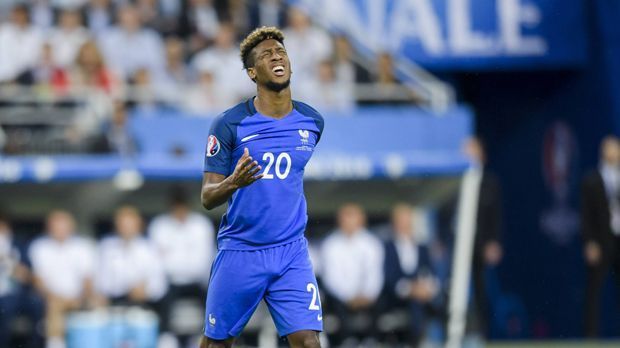 
                <strong>Kingsley Coman (FC Bayern München)</strong><br>
                Kingsley Coman (19) für 7 Millionen Euro Leihgebühr von Juventus Turin zum FC Bayern München.
              