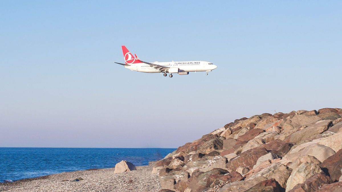 Turkish Airlines Crew-Mitglied bei Flug schwer verletzt
