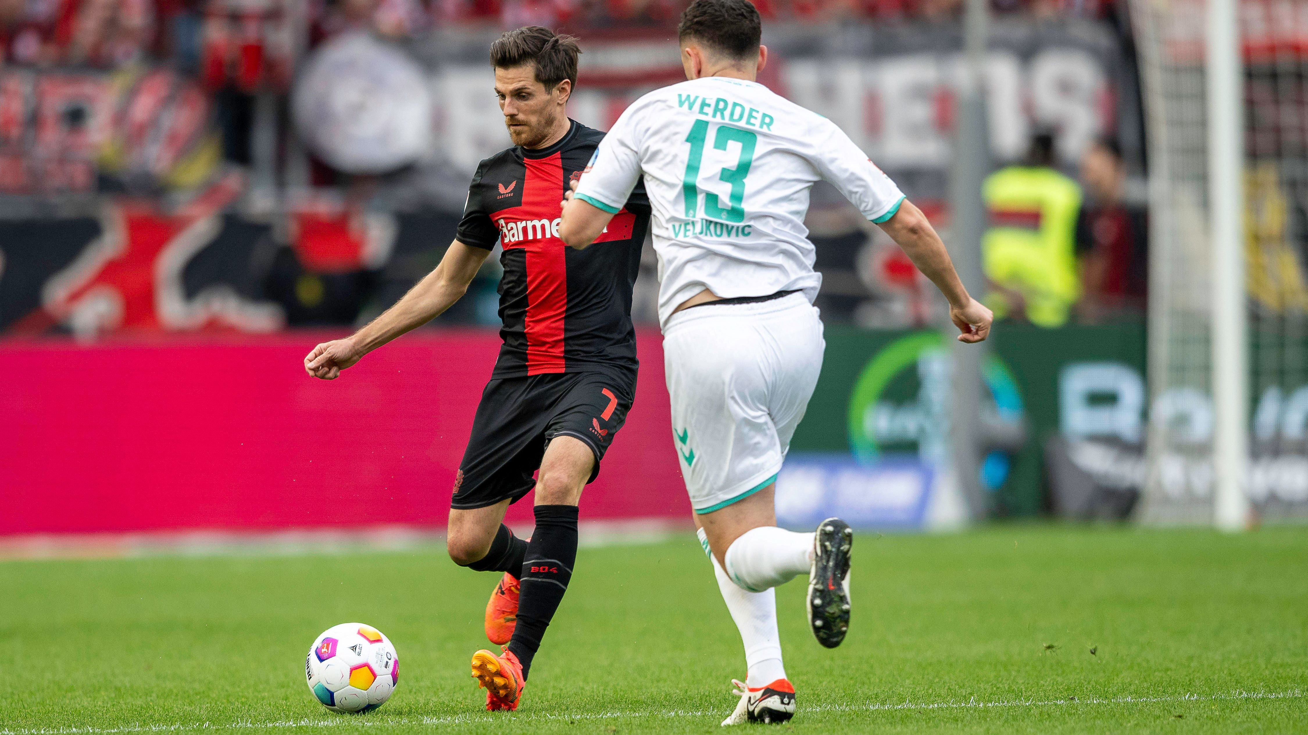 <strong>Jonas Hofmann</strong><br>Der Top-Joker aus der Europa League hat sich den Startelfplatz durch sein Tor und seine Vorlage verdient. Holt den Foulelfmeter zur Führung heraus, agiert aber mit der einen oder anderen Ungenauigkeit. Unter dem Strich bemüht, aber nicht überzeugend. <em><strong>ran</strong></em>-Note: 4