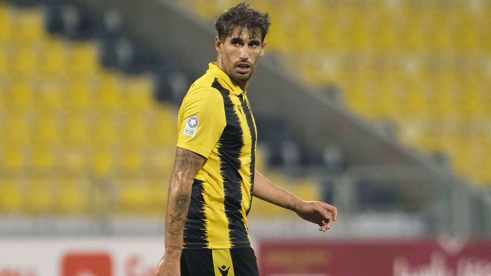 
                <strong>Javi Martinez (FC Bayern München)</strong><br>
                Viele Verletzungen verhinderten eine noch größere Karriere von Javi Martinez beim FC Bayern. Nach einem Kreuzbandriss im August 2014 schaffte der Spanier es nicht mehr dauerhaft fit zu bleiben, weswegen er zumeist von der Bank kam. 2021 wechselte er zum Qatar SC in den gleichnamigen Golfstaat, wo er mit 34 als Stammspieler gesetzt ist.
              