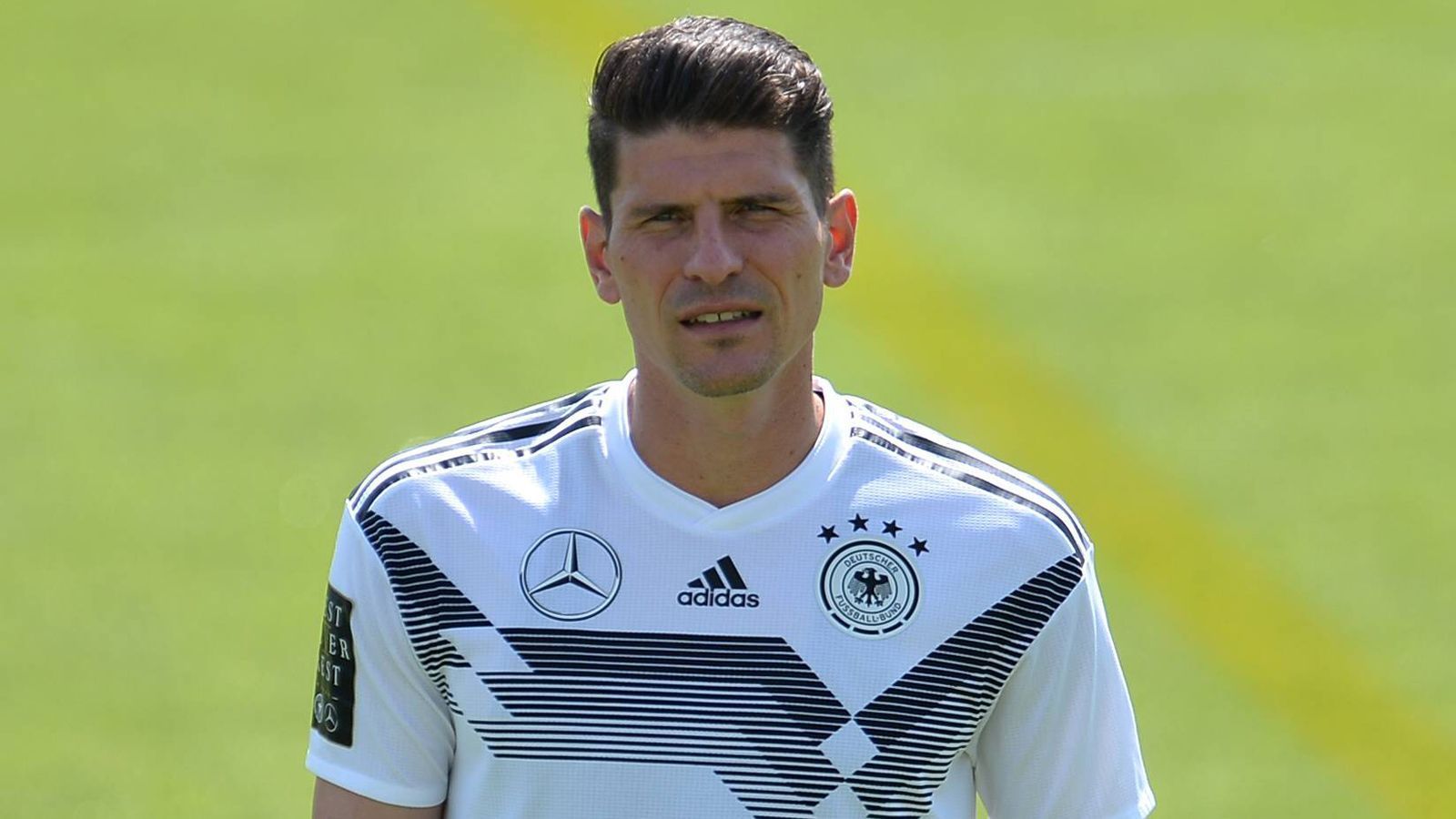 
                <strong>Mario Gomez</strong><br>
                Hätte als Einwechselspieler zum Joker werden können, hat aber keine echte Torchance zu verbuchen. ran-Note: ohne Bewertung  
              