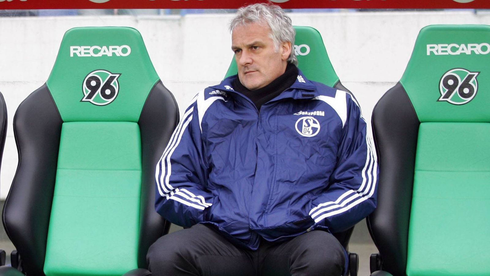 
                <strong>Fred Rutten</strong><br>
                Bundesliga-Debüt als Schalke-Trainer: 16. August 2008 - Begegnung: FC Schalke 04 - Hannover 96 3:0 
              