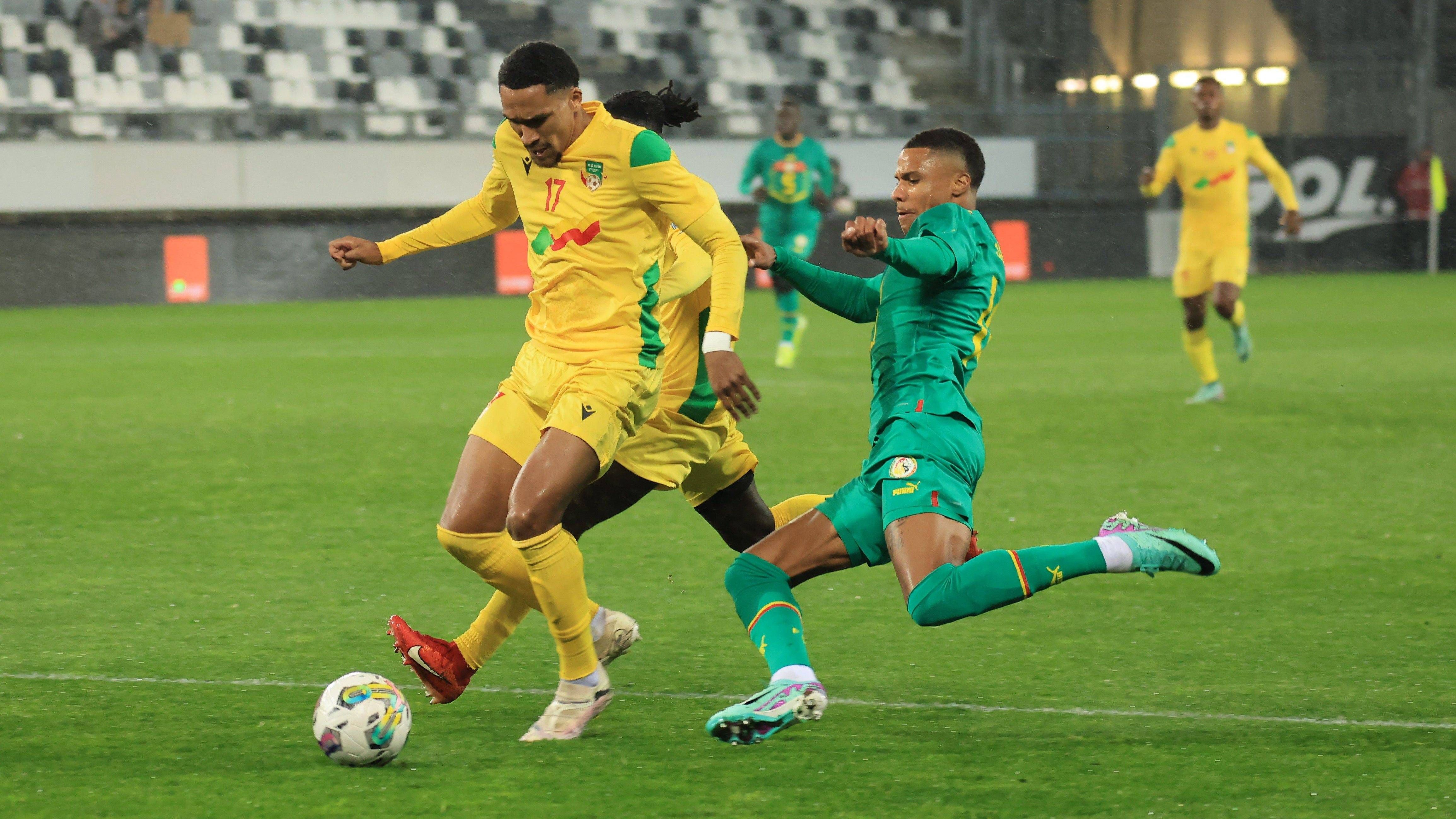 <strong>FC St. Pauli</strong><br>Nur zehn Tore erzielten die Hamburger bis jetzt in der Bundesliga, vier davon kamen von Andreas Hountondji. Der Stürmer wird beim Afrika-Cup für Benin antreten und daher mindestens vor, vielleicht auch nach Weihnachten ein schmerzhafter Ausfall sein.