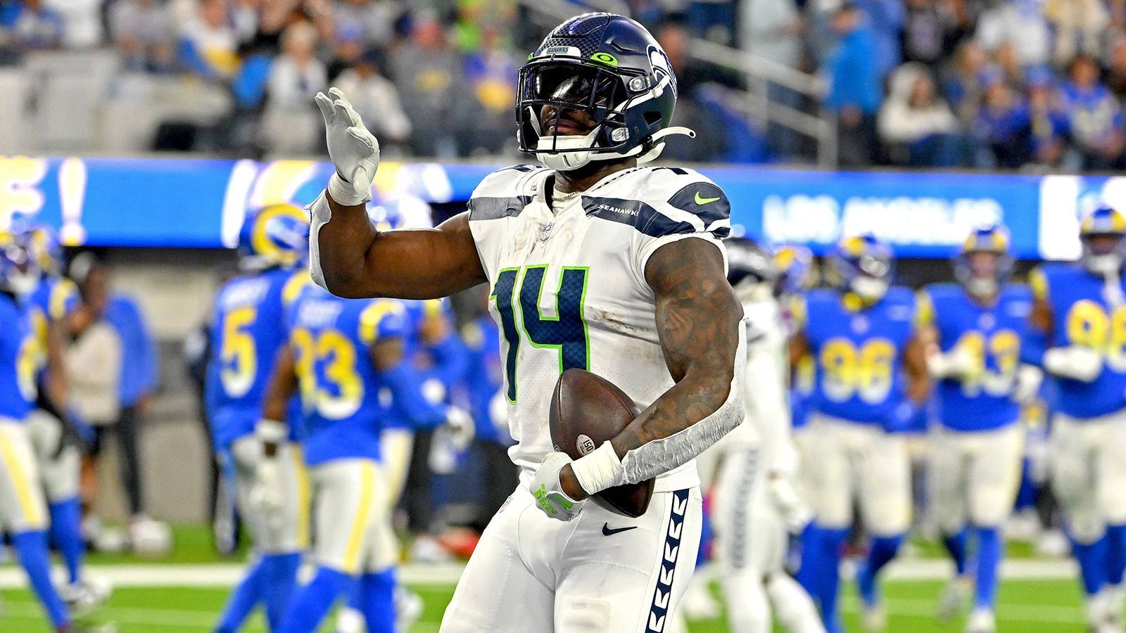 
                <strong>D.K. Metcalf </strong><br>
                &#x2022; vollständiger Name: DeKaylin Zecharius Metcalf<br>&#x2022; Team: Seattle Seahawks<br>&#x2022; Position: Wide Receiver<br>
              