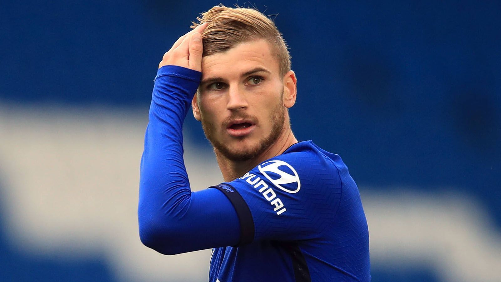 
                <strong>Timo Werner (FC Chelsea)</strong><br>
                ... denn auch Werner wechselte zu den Blues. Er kann bei Chelsea den nächsten Schritt machen, sein Debüt beim Testspiel gegen Brighton war bereits ein voller Erfolg. Werner erzielte einen Treffer und wurde von den Fans der Blues gefeiert. Gemeinsam mit Kai Havertz soll der gebürtige Stuttgarter die Offensive der Londoner beleben.
              