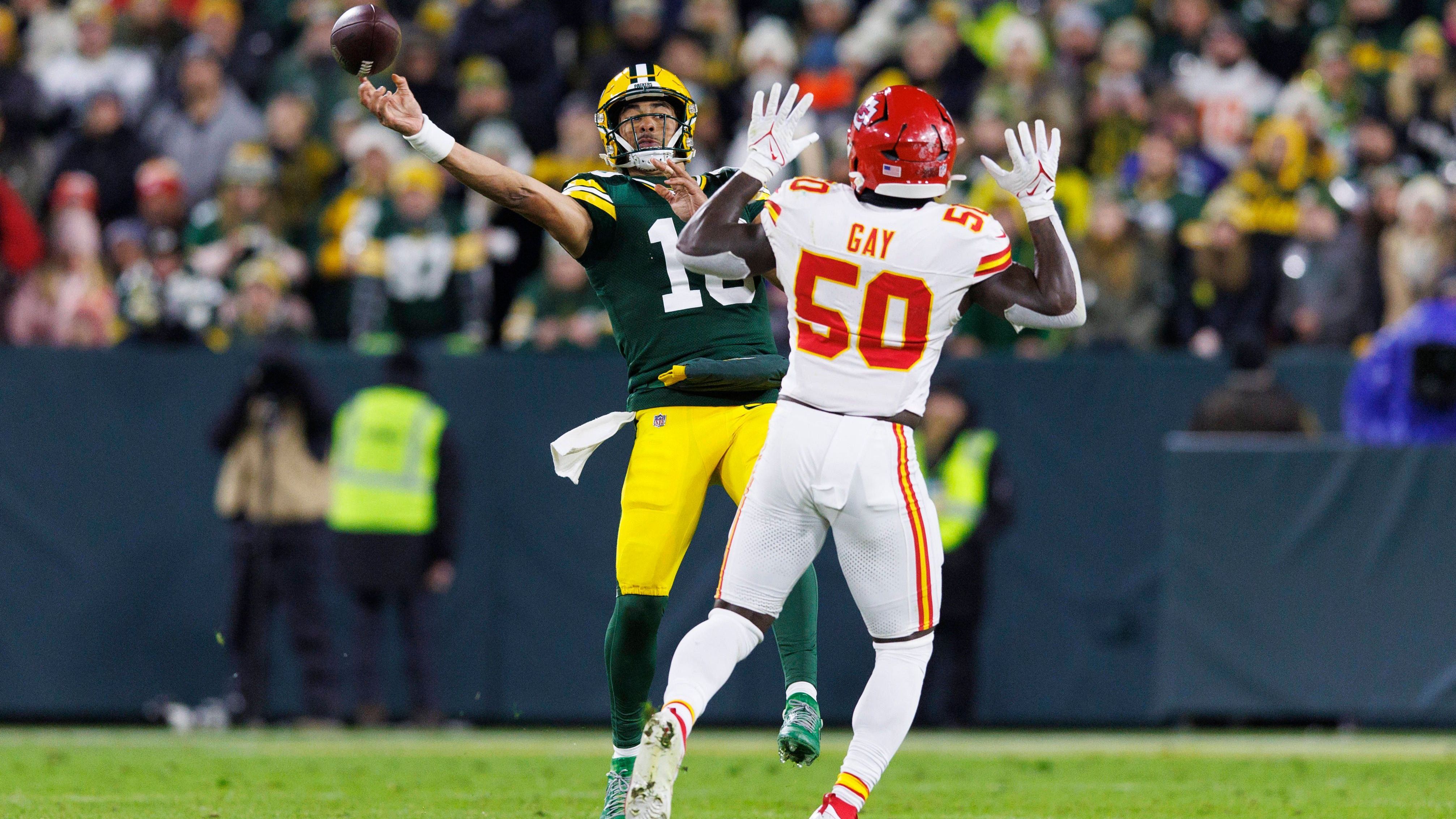 <strong>Gewinner: Jordan Love (Green Bay Packers)</strong><br>Gegen den aktuellen Champion, die Kansas City Chiefs, warf Jordan Love nicht nur für 267 Yards und drei Touchdowns, er machte sehr starke Plays unter Druck. Und das gegen eine der besten Defenses der Liga. Das 27:19 gegen Mahomes und Co war hochverdient.