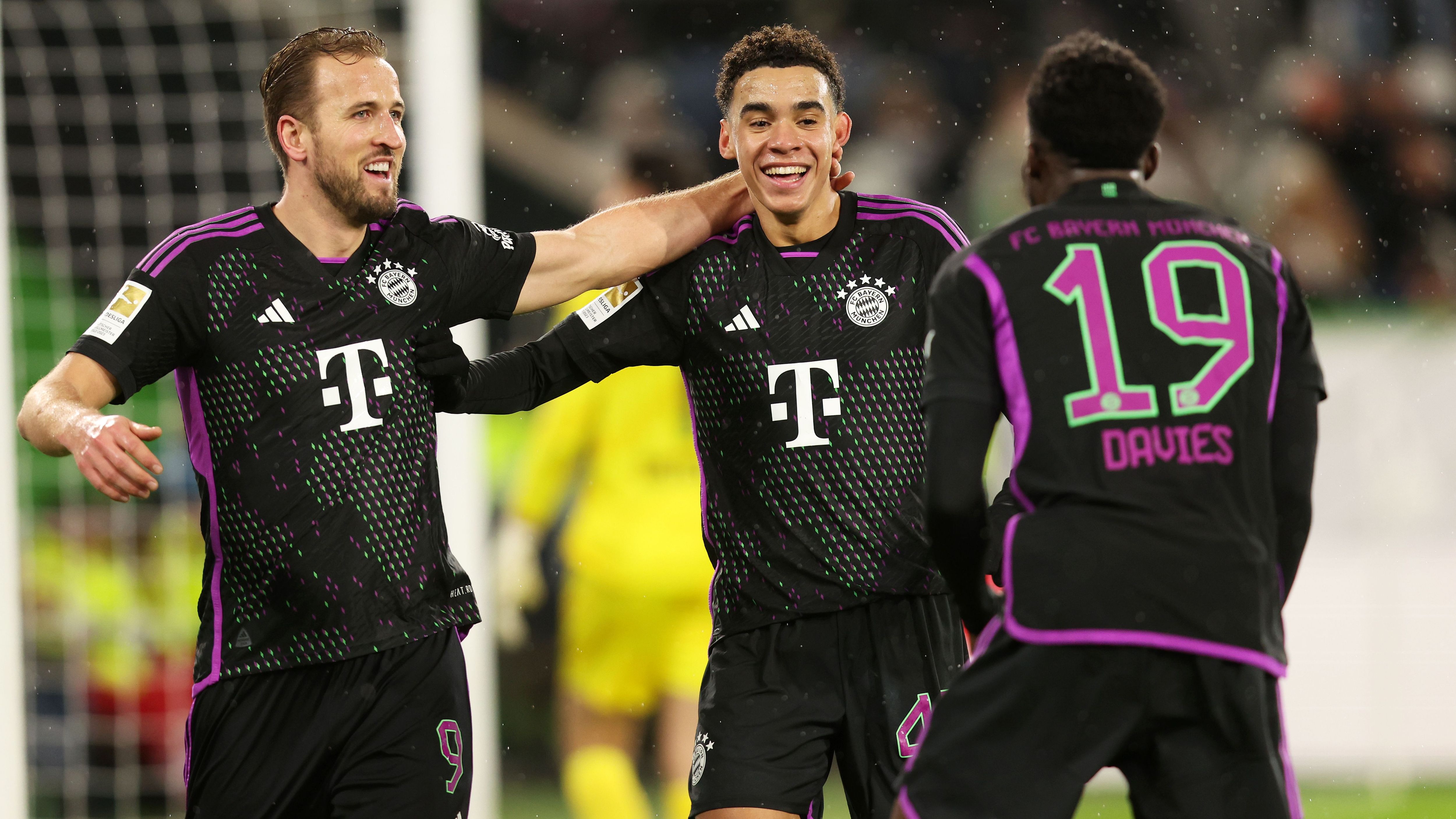 <strong>Das ran-Zeugnis zur Hinrunde des FC Bayern</strong><br>Hinter dem FC Bayern liegt eine durchaus komplizierte erste Halbserie der Saison 2023/24. In der Champions League kamen die Münchner locker als Gruppensieger weiter, in der Bundesliga steht aber nur der ungeliebte zweite Platz zu Buche. Und im Pokal gab es die Blamage in Saarbrücken.