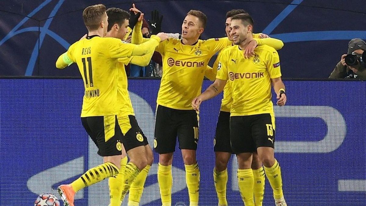 Guerreiro (r.) trifft - Dortmund steht im Achtelfinale