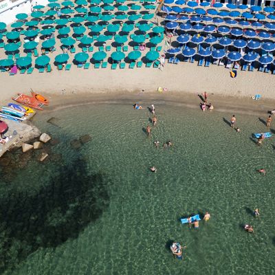 Die Urlaubssaison steht vor der Tür. Aber aufgepasst: Bei der Buchung sollte man einige wichtige Punkte beachten.