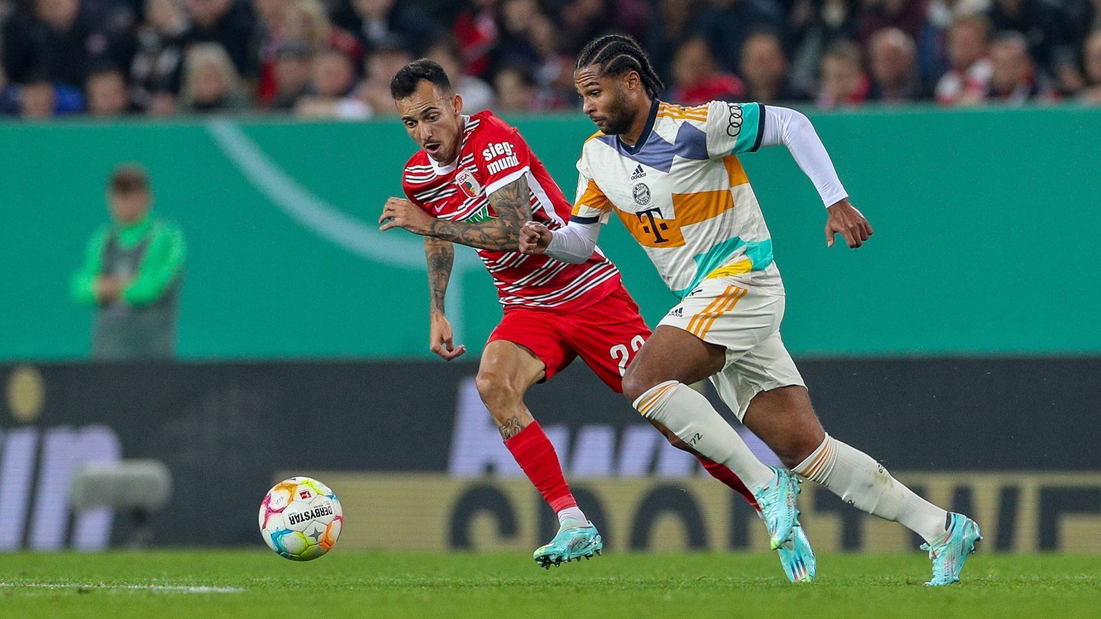 
                <strong>Serge Gnabry</strong><br>
                Zu Beginn einige unnötige Ballverluste, kommt dann aber immer besser ins Spiel. Erarbeitet sich mehrere gute Gelegenheiten (25., 32., 52.), bereitet den 1:1-Ausgleich vor und hat Pech bei seinem abgefälschten Schuss an die Latte (47.). ran-Note: 2
              