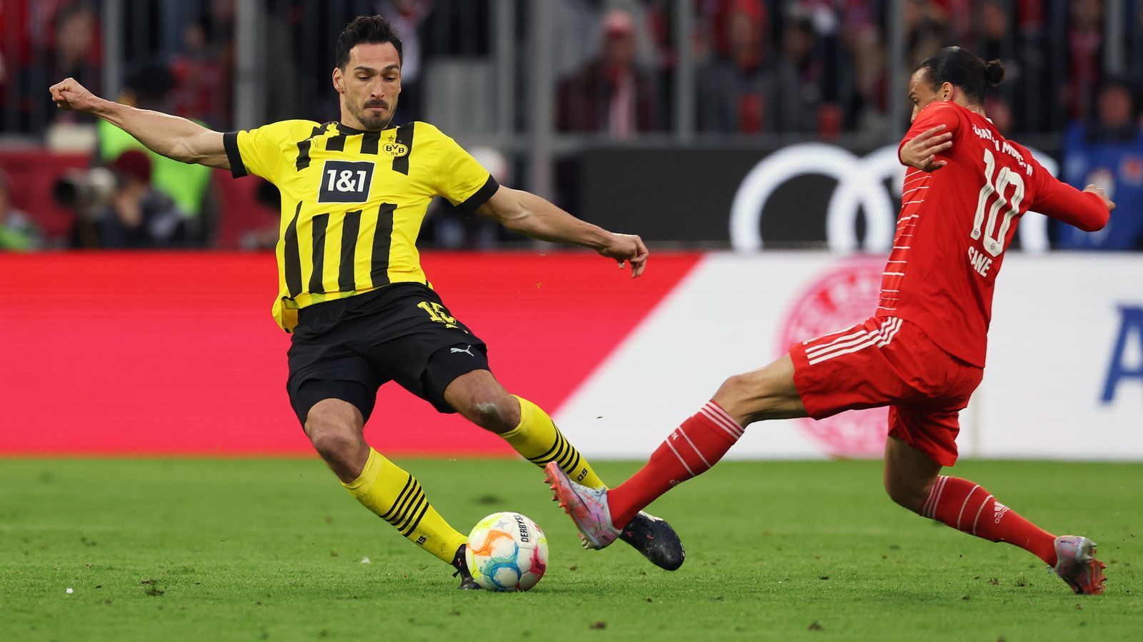 
                <strong>Mats Hummels (Borussia Dortmund)</strong><br>
                Der Routinier kommt für den verletzten Schlotterbeck in die Partie. Immerhin fällt in seiner Anwesenheit nur noch ein Gegentreffer, den einen oder anderen Ball klärt er gut. ran-Note: 3
              