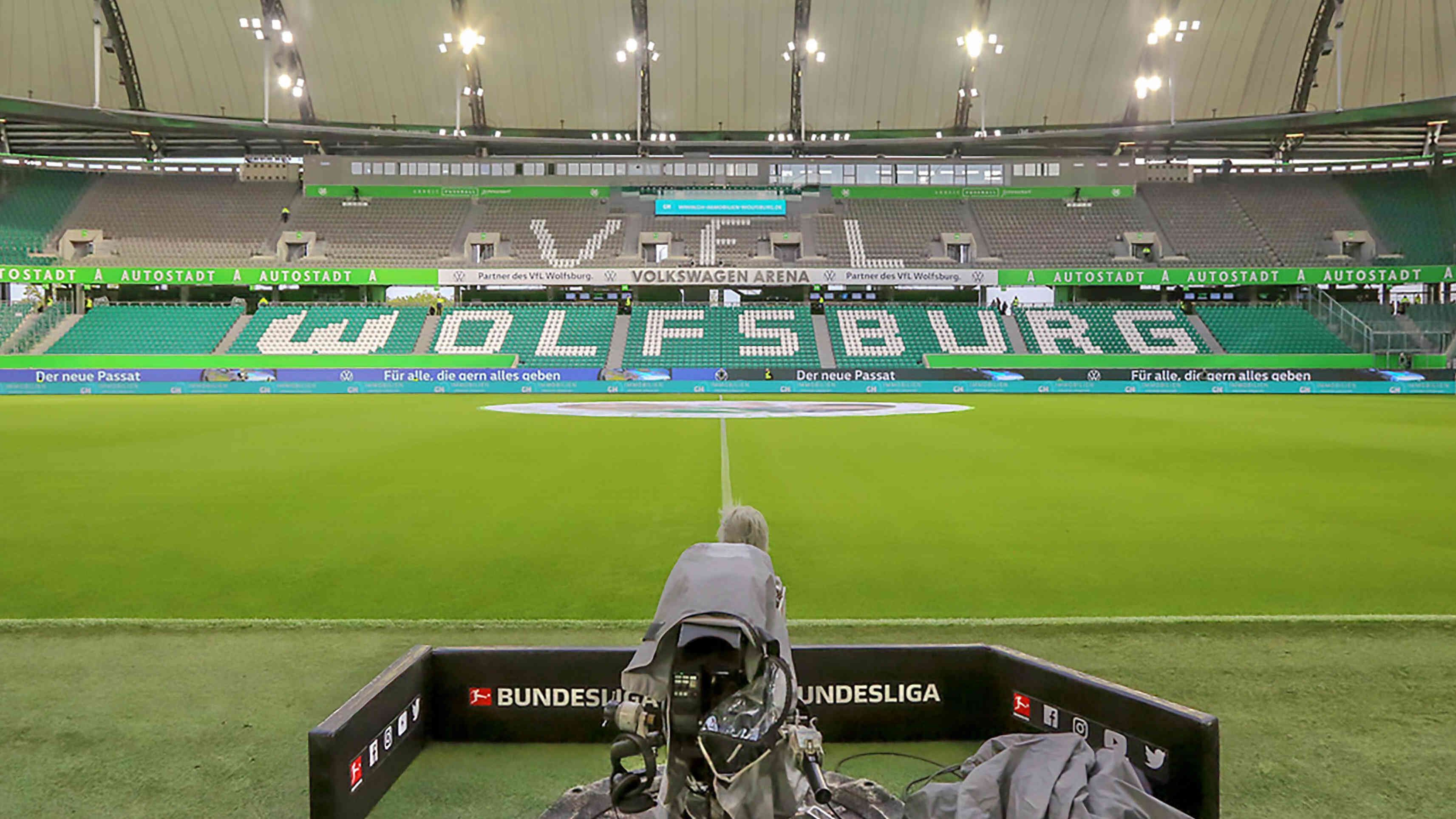 
                <strong>VfL Wolfsburg</strong><br>
                Die Niedersachsen laufen in der "Volkswagen Arena" auf.
              