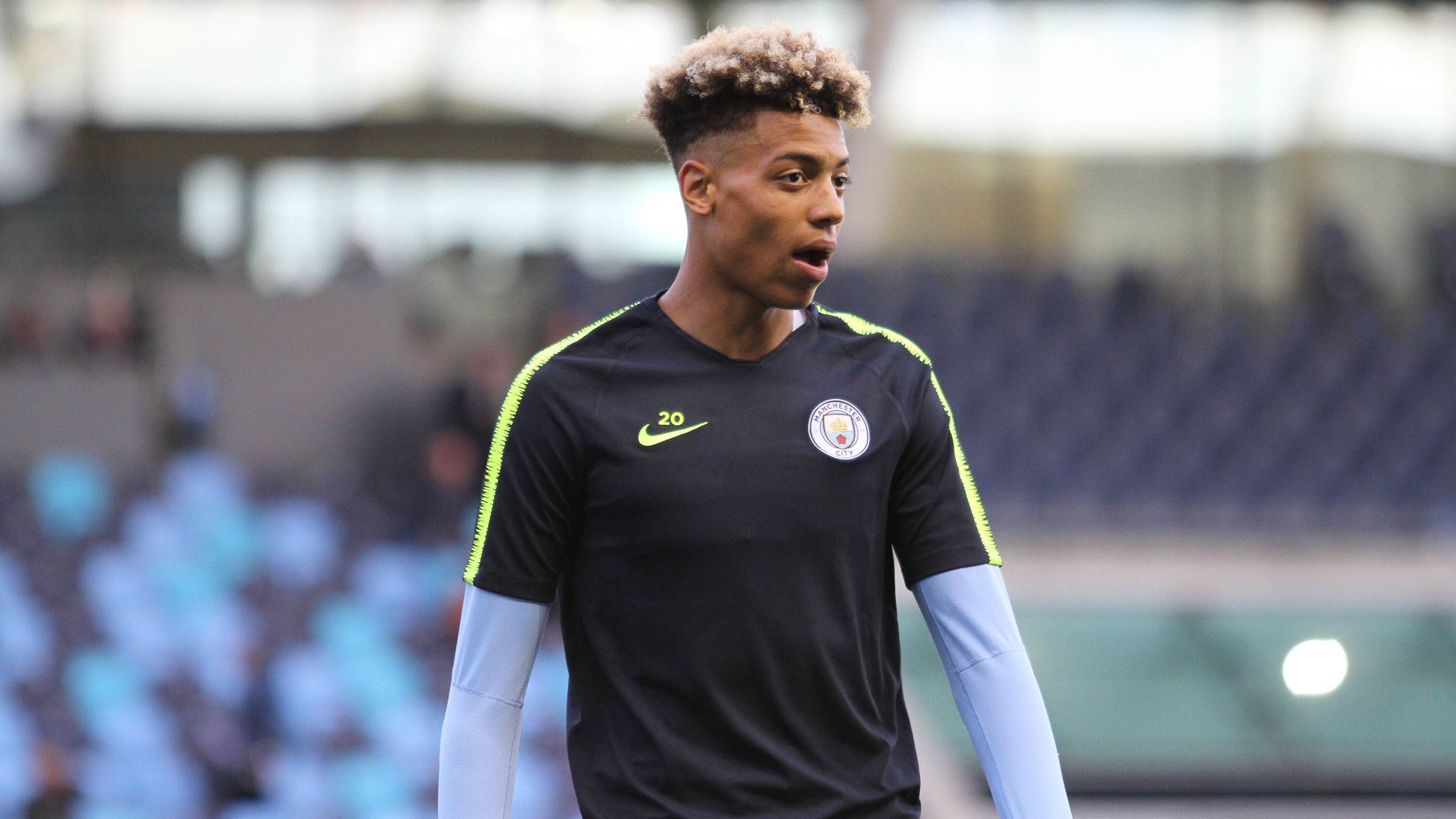 <strong>Felix Nmecha - Manchester City</strong><br>Der Mittelfeldspieler durchlief die Jugendabteilung von Premier-League-Riese Manchester City. Den Sprung zu den Profis schaffte er nicht. Dieser gelang hingegen beim VfL Wolfsburg. Nach zwei Jahren bei den Wölfen wechselte Nmecha 2023 zu Borussia Dortmund.