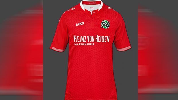 
                <strong>6. Platz: Hannover 96</strong><br>
                6. Platz: Hannover 96. Das hellrote Trikot wirkt strahlend. Der 96-Alloverdruck in dunklerem Rot ist dezent auf dem Vorderteil eingesetzt und schafft eine gute Verbindung zum grünen Vereinslogo. Allerdings ist die Ausschnittlösung zu überladen!
              