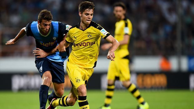 
                <strong>Julian Weigl (Borussia Dortmund)</strong><br>
                Defensives Mittelfeld: Julian Weigl (Borussia Dortmund). Mit diesem rasanten Aufstieg hat wohl keiner gerechnet: Nach einem Jahr zum Vergessen beim TSV 1860 München, ist der 20-Jährige unter Neu-Trainer Thomas Tuchel gesetzt. Der Youngster ist einer der größten Gewinner in der aktuellen Saison.
              